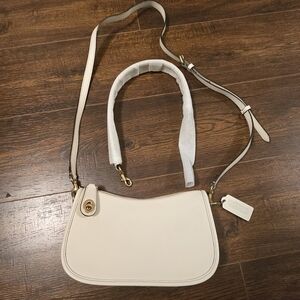 Coach Leather Swinger Bag In Brass/Chalk